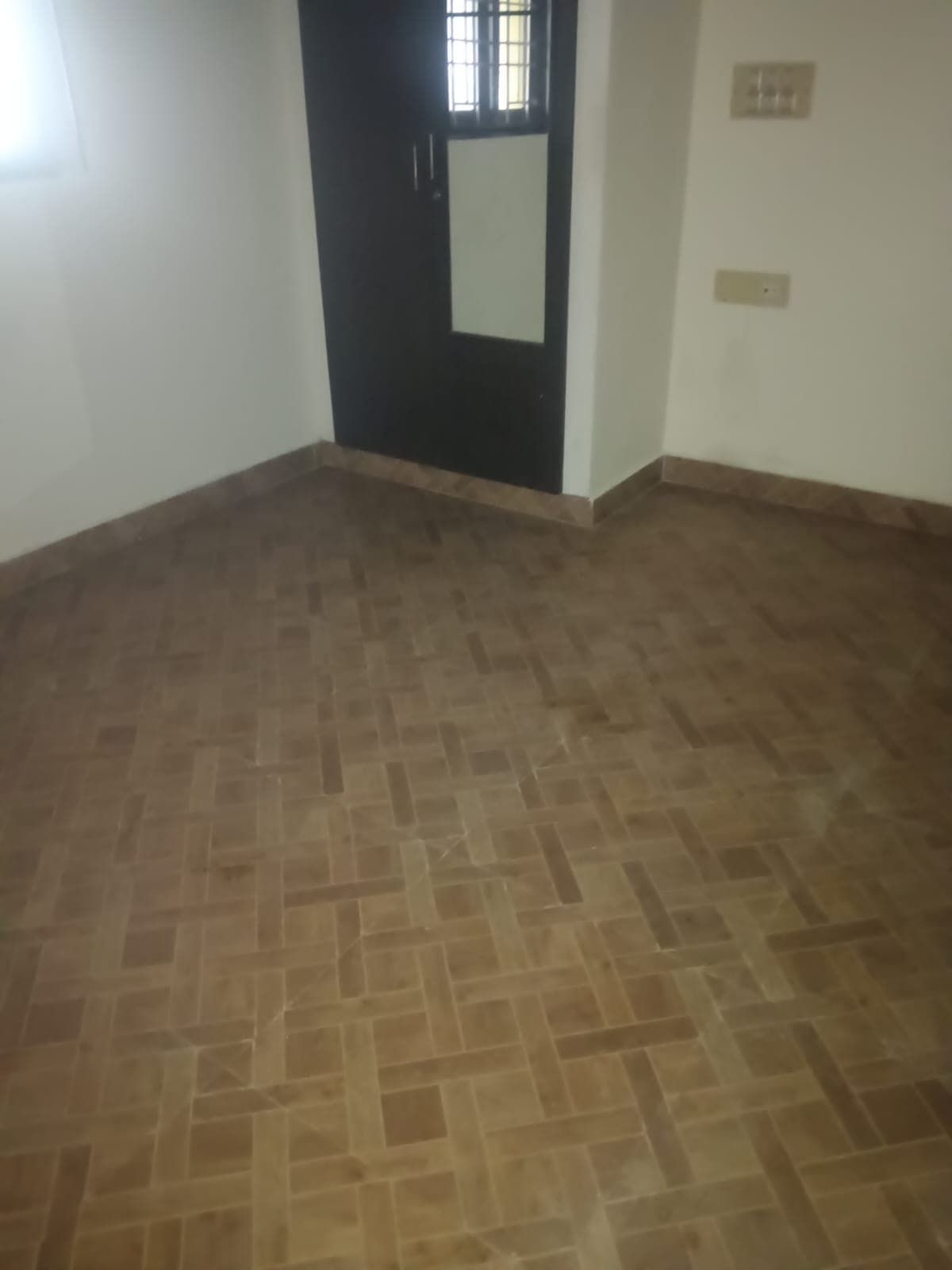 Resale 2 BHK flat in Guduvanchery, Chennai - Image 9