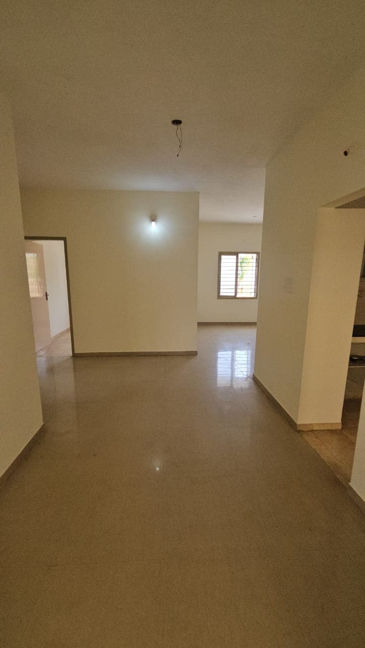 Resale 3 BHK flat for resale in Urapakkam