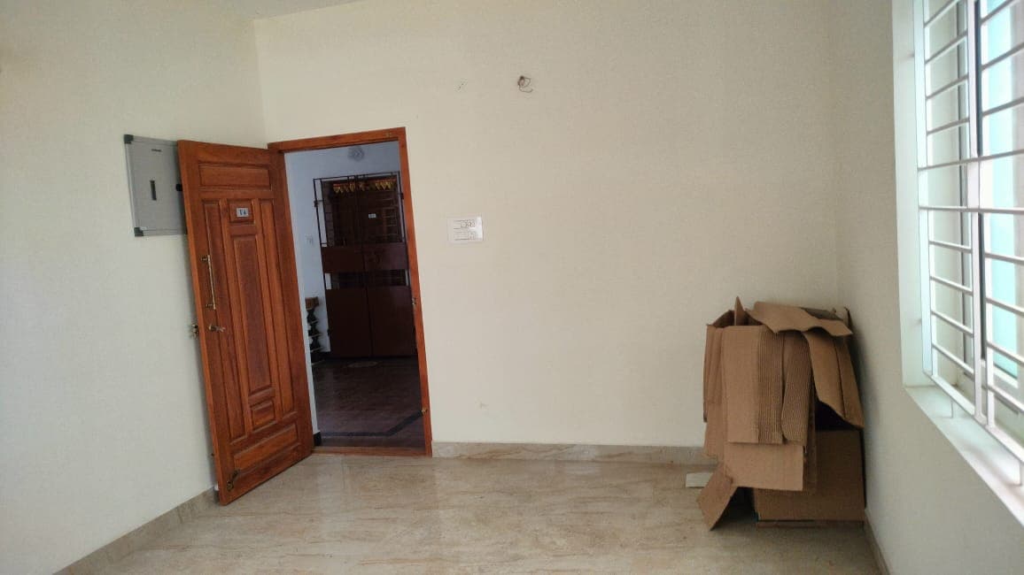 New Ready-to-Occupy 2BHK Flats in Venkatesh Nagar, saligramam Chennai - Image 9