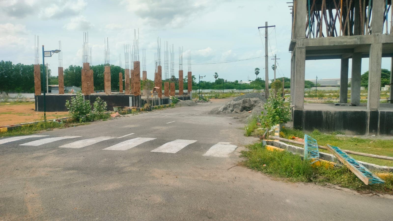 RESIDENTIAL PLOTS AT MAHINDRA WORLD CITY - Image 7