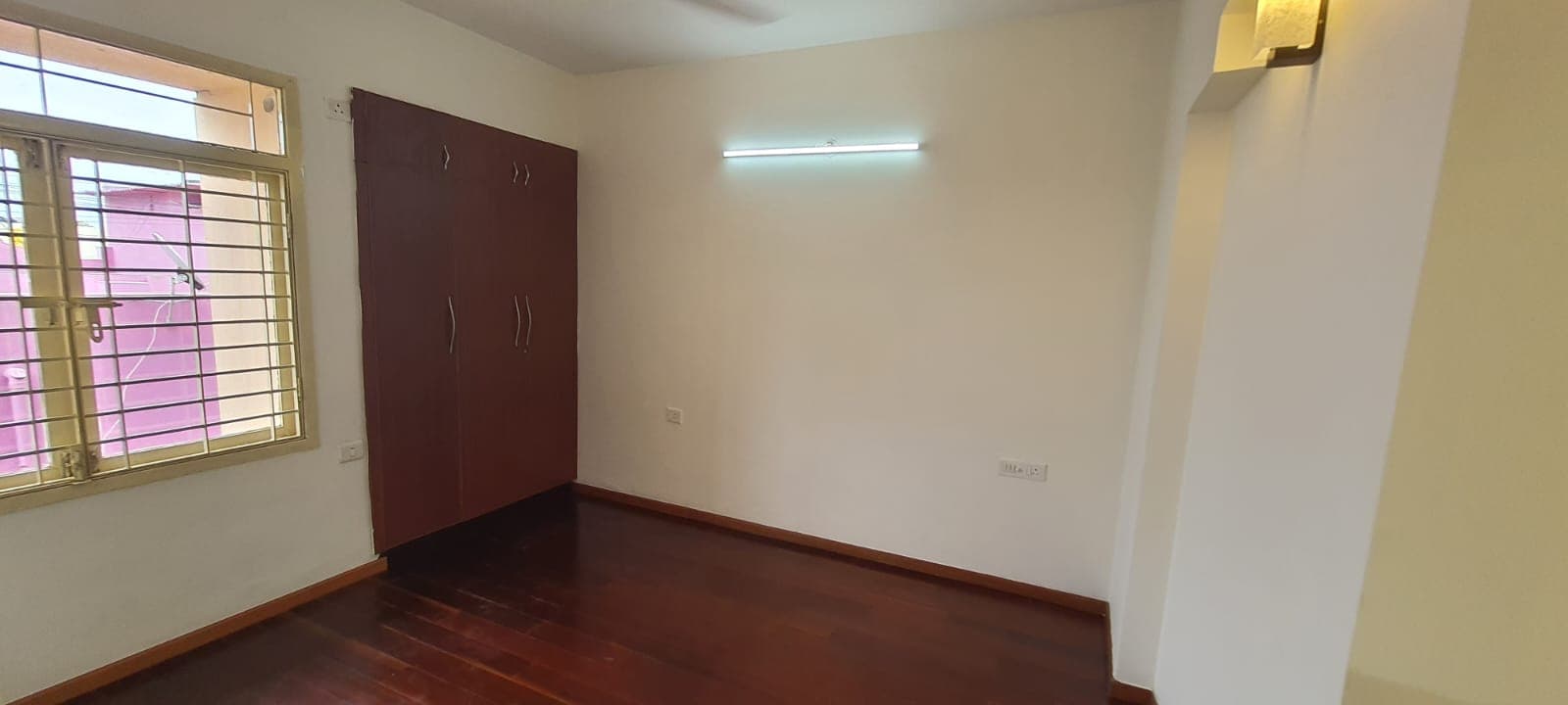 Flat sale for Manapakkam - Image 2